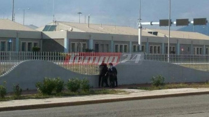 Ένταση μεταξύ αστυνομικών και μεταναστών στην Πάτρα